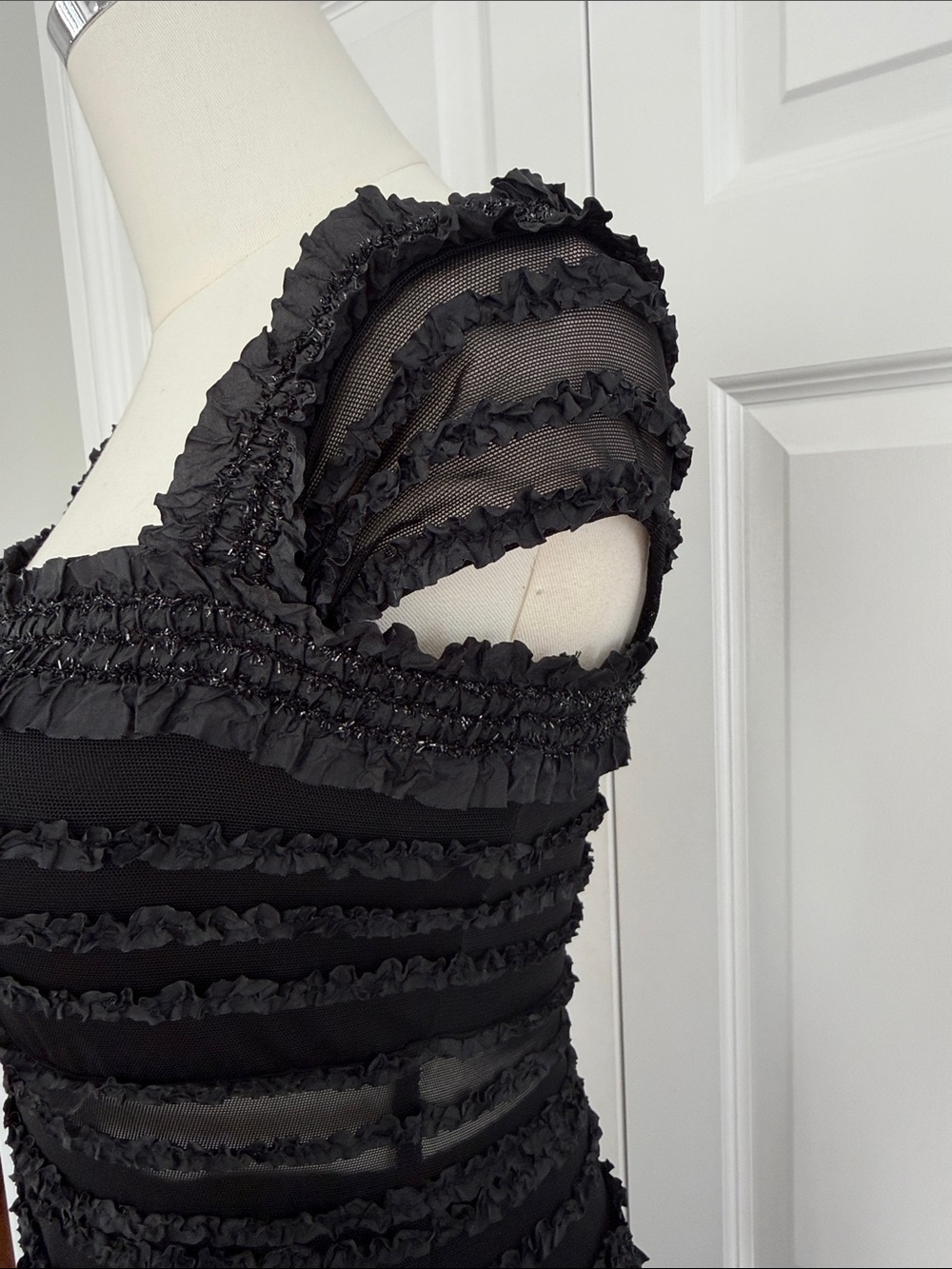 Vintage Tadashi Black Metalic Ruffle Sheer Mesh Cocktail Illusion Dress Size 4P - Picture 11 of 14